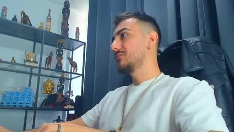 Snapshot of andrewbanner chatting on February 25, 2025, 8:58 am MasterRomania online show from February 25, 2025, 8:58 am