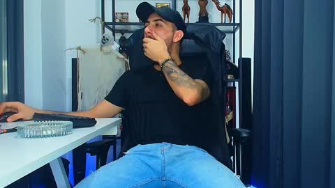 Snapshot of andrewbanner chatting on March 4, 2025, 9:18 am MasterRomania online show from March 4, 2025, 9:18 am