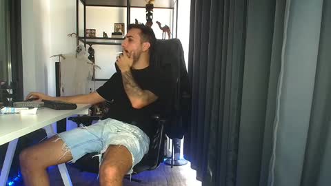 Snapshot of andrewbanner chatting on March 10, 2025, 8:48 am MasterRomania online show from March 10, 2025, 8:48 am