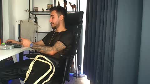 Snapshot of andrewbanner chatting on March 12, 2025, 10:05 am MasterRomania online show from March 12, 2025, 10:05 am