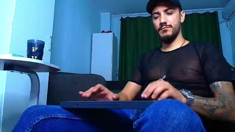 Snapshot of andrewbanner chatting on September 21, 2025, 3:19 am MasterRomania online show from September 21, 2025, 3:19 am