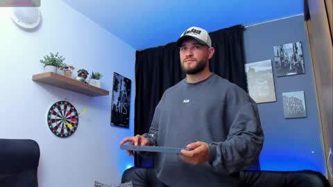 Snapshot of andrewdiaz_ chatting on January 27, 2025, 3:26 am Andrew Diaz online show from January 27, 2025, 3:26 am