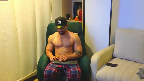 Snapshot of andrewfame chatting on December 6, 2024, 5:42 am Andrew online show from December 6, 2024, 5:42 am