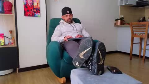 Snapshot of andrewfame chatting on November 5, 2025, 3:56 pm Andrew online show from November 5, 2025, 3:56 pm