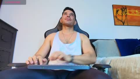 Snapshot of andrewstelee chatting on August 5, 2026, 9:23 am andrewstelee online show from August 5, 2026, 9:23 am