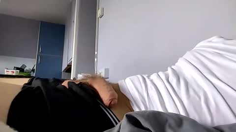 Snapshot of andrewwhitby chatting on September 27, 2025, 3:06 pm andrewwhitby online show from September 27, 2025, 3:06 pm