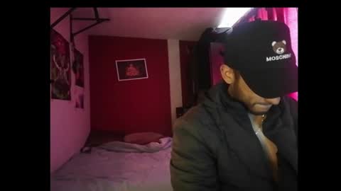 androd666 online show from December 30, 2024, 4:19 pm