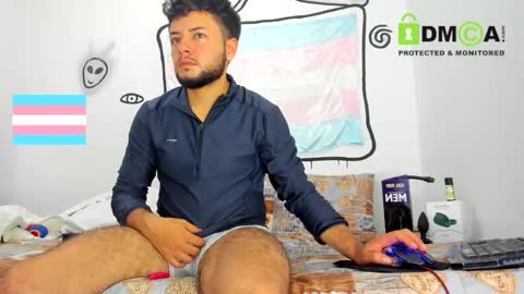 Snapshot of androgynous_love chatting on March 8, 2025, 2:34 am hugeclit online show from March 8, 2025, 2:34 am