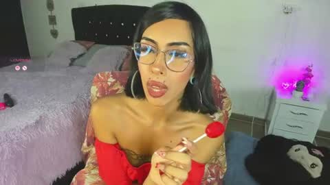 vero paez online show from June 14, 2026, 2:35 am