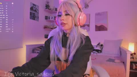 Victoria Senz  online show from April 9, 2026, 8:47 pm