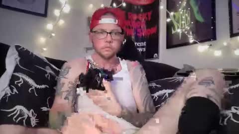 Snapshot of androxkade chatting on February 4, 2026, 7:25 am androxkade online show from February 4, 2026, 7:25 am