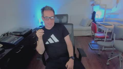 Andrew online show from December 16, 2025, 6:02 pm