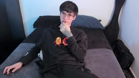 twx Andy twink3 online show from February 12, 2026, 4:40 am