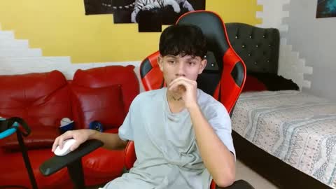 Snapshot of andy_dan1 chatting on October 14, 2025, 2:40 pm andy_dan1 online show from October 14, 2025, 2:40 pm