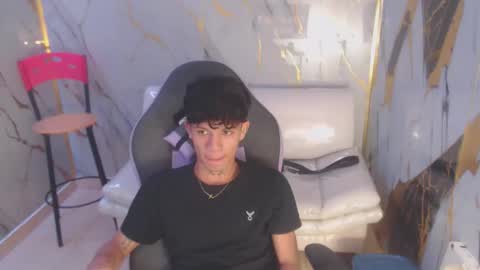 Snapshot of andy_dan1 chatting on October 16, 2025, 5:14 pm andy_dan1 online show from October 16, 2025, 5:14 pm