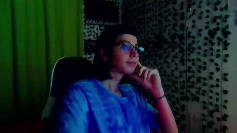 Snapshot of andy_gray01 chatting on October 4, 2025, 12:14 pm Andy Gray online show from October 4, 2025, 12:14 pm