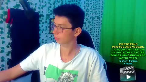 Snapshot of andy_gray01 chatting on October 21, 2025, 12:22 am Andy Gray online show from October 21, 2025, 12:22 am