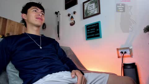 Snapshot of andy_guez_11 chatting on December 13, 2024, 9:57 am andy_guez_11 online show from December 13, 2024, 9:57 am