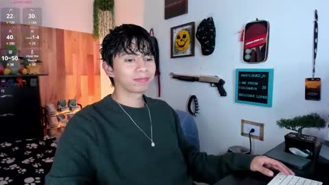 Snapshot of andy_guez_11 chatting on February 12, 2025, 10:03 am andy_guez_11 online show from February 12, 2025, 10:03 am