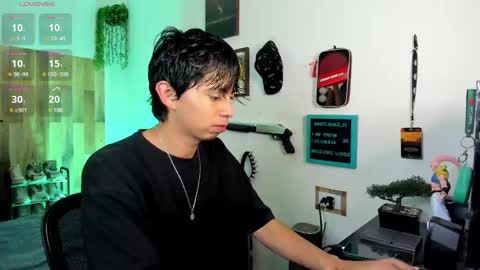 Snapshot of andy_guez_11 chatting on February 17, 2025, 10:07 am andy_guez_11 online show from February 17, 2025, 10:07 am