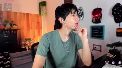 Snapshot of andy_guez_11 chatting on February 26, 2025, 1:19 pm andy_guez_11 online show from February 26, 2025, 1:19 pm