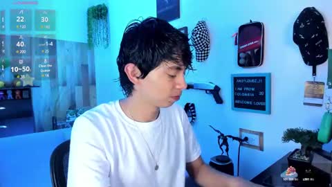 Snapshot of andy_guez_11 chatting on March 10, 2025, 11:10 am andy_guez_11 online show from March 10, 2025, 11:10 am