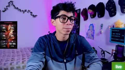 Snapshot of andy_guez_11 chatting on November 8, 2025, 10:15 am andy_guez_11 online show from November 8, 2025, 10:15 am