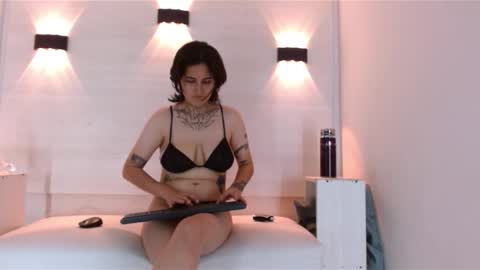 Snapshot of andy_look chatting on September 22, 2025, 4:25 am Andy Look online show from September 22, 2025, 4:25 am