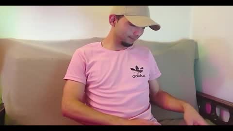 Snapshot of andy_magic_ chatting on November 7, 2025, 12:43 am andy_magic_ online show from November 7, 2025, 12:43 am