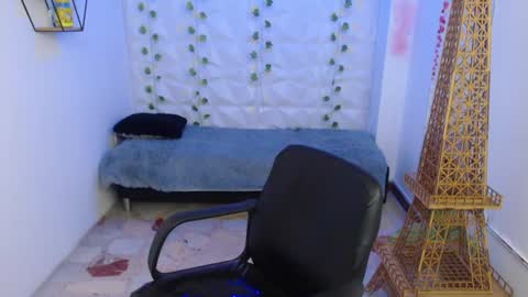 Andy online show from June 21, 2026, 3:03 pm