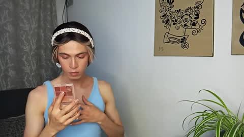 Andy van der Rose online show from October 21, 2025, 2:45 am