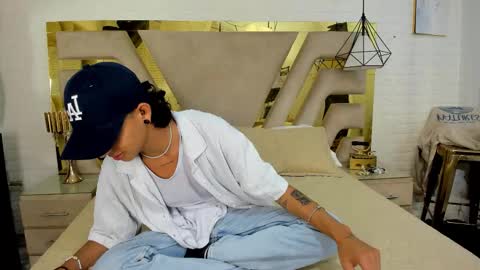 Snapshot of andyxibrat chatting on November 4, 2025, 7:13 pm andyxibrat online show from November 4, 2025, 7:13 pm