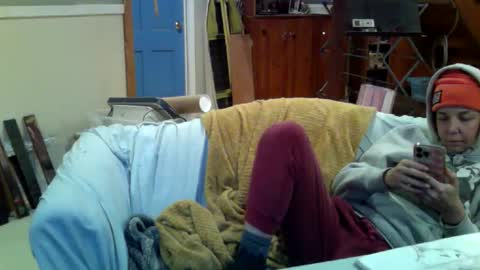 aneoakley online show from November 20, 2025, 1:44 pm