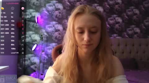 angeellina online show from February 20, 2025, 10:37 am