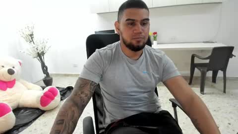 angel__tattoo online show from May 30, 2026, 3:53 pm