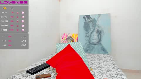 Snapshot of angel_blondie_ chatting on December 19, 2024, 3:29 am Anglica online show from December 19, 2024, 3:29 am