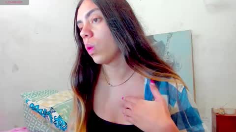 Snapshot of angel_blondie_ chatting on February 1, 2026, 5:17 am Anglica online show from February 1, 2026, 5:17 am