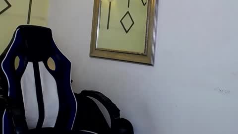 Angel Dusstt online show from November 27, 2025, 12:07 pm