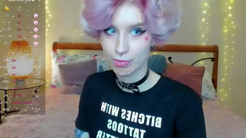 Snapshot of angel_julles chatting on June 7, 2026, 10:24 pm Angel Dust online show from June 7, 2026, 10:24 pm