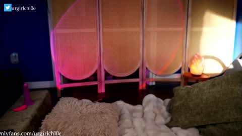Snapshot of angel_kush chatting on March 6, 2025, 11:42 pm . . online show from March 6, 2025, 11:42 pm