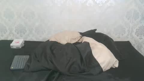 Snapshot of angel_lein chatting on October 15, 2025, 6:41 pm Angel Lein online show from October 15, 2025, 6:41 pm