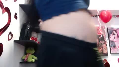 Snapshot of angel_love_90 chatting on February 28, 2025, 5:04 am Angel online show from February 28, 2025, 5:04 am