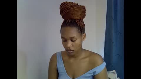 angel_mia5 online show from April 9, 2026, 1:38 pm