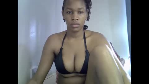 Snapshot of angel_mia5 chatting on May 3, 2026, 12:33 pm angel_mia5 online show from May 3, 2026, 12:33 pm