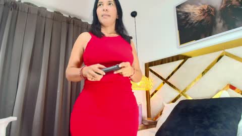 Nicolle  online show from April 9, 2026, 11:15 am