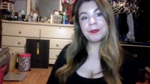 Snapshot of angel_raexx chatting on November 9, 2025, 9:02 pm Angel online show from November 9, 2025, 9:02 pm