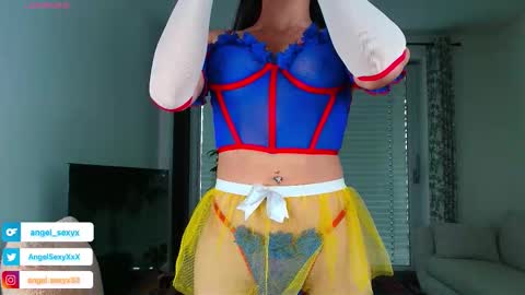 Snapshot of angel_sexyxxx chatting on October 31, 2025, 2:18 pm CALL ME ANGEL online show from October 31, 2025, 2:18 pm