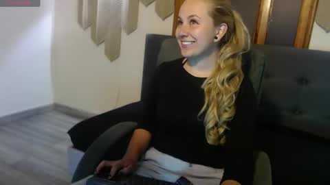 Snapshot of angel_white25 chatting on May 10, 2026, 11:48 am Angel online show from May 10, 2026, 11:48 am