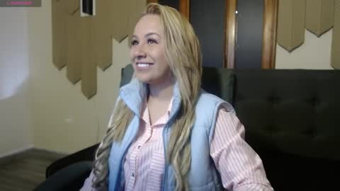 Snapshot of angel_white25 chatting on May 15, 2026, 11:17 am Angel online show from May 15, 2026, 11:17 am