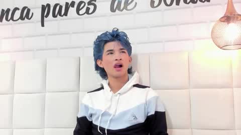 Angel  online show from November 27, 2025, 9:39 pm